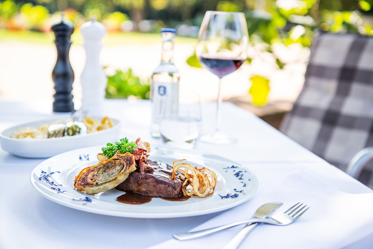 kurhaus-bad-liebenzell-parkrestaurant-fleisch-mit-maultaschen